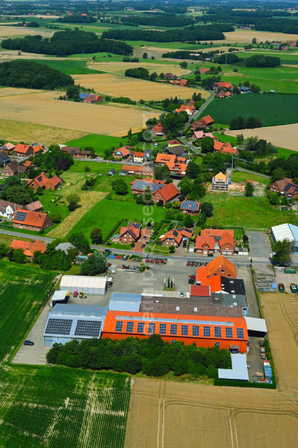 Aerial image Raderhorst - Site of the depot of the of W.Brase Land-u. Gartentechnik GmbH on street Raderhorster Ring in Raderhorst in the state North Rhine-Westphalia, Germany