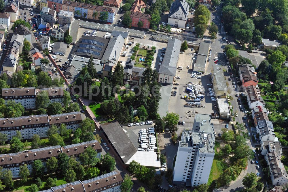 Aerial photograph Frankfurt am Main - Betriebsstätte Frankfurt-Bornheim der FES Frankfurter Entsorgungs- und Service GmbH an der Weidenbornstraße 40 in Frankfurt am Main in Hessen. Industrial premises in Frankfurt on the Main in Hesse.