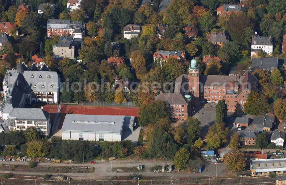 Aerial image Berlin - Die Beucke- Oberschule (Realschule) und das Schadow- Gymnasium in Berlin/ Zehlendorf. Adresse: Beucke- Oberschule, Beuckestr. 25, 14163 Berlin; Tel.: 030/ 902995464; Hoempage: