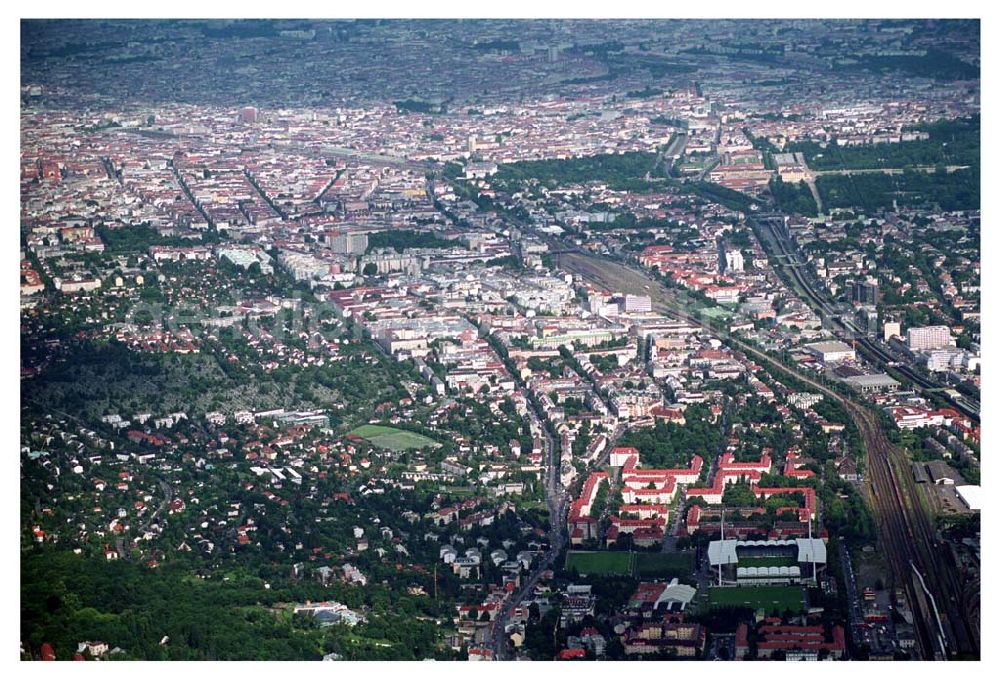 Aerial photograph Wien (Österreich) - Ostblick über den Wiener Bezirk Penzing mit dem Fluss Wien und dem Westbahnhof.