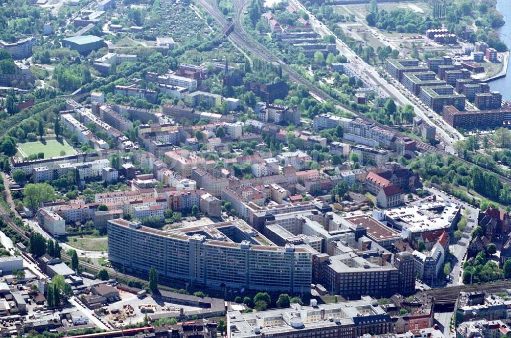 Aerial photograph Berlin/Friedrichshain - BfA - Gebäude Ostkreuz/ Friedrichshain - Berlin. Datum: 05.05.03