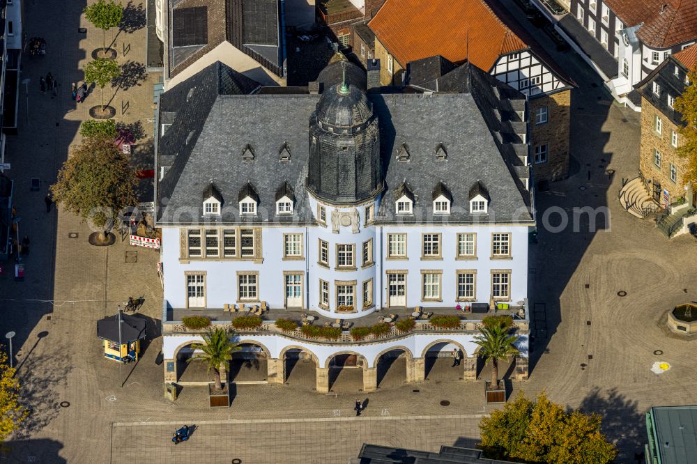 Aerial photograph Menden (Sauerland) - Library Building of Dorte-Hilleke-Buecherei Menden - Stadtbuecherei in Menden (Sauerland) in the state North Rhine-Westphalia, Germany