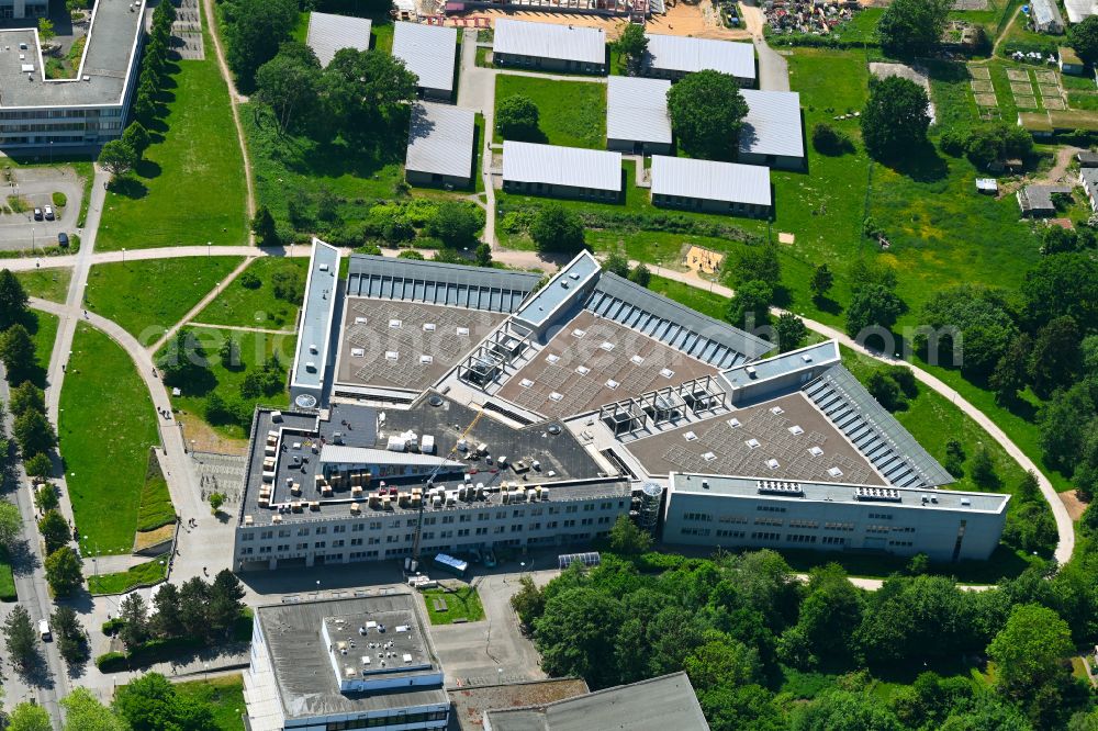 Kiel from the bird's eye view: Library Building of Universitaetsbibliothek on street Leibnizstrasse in the district Ravensberg in Kiel in the state Schleswig-Holstein, Germany