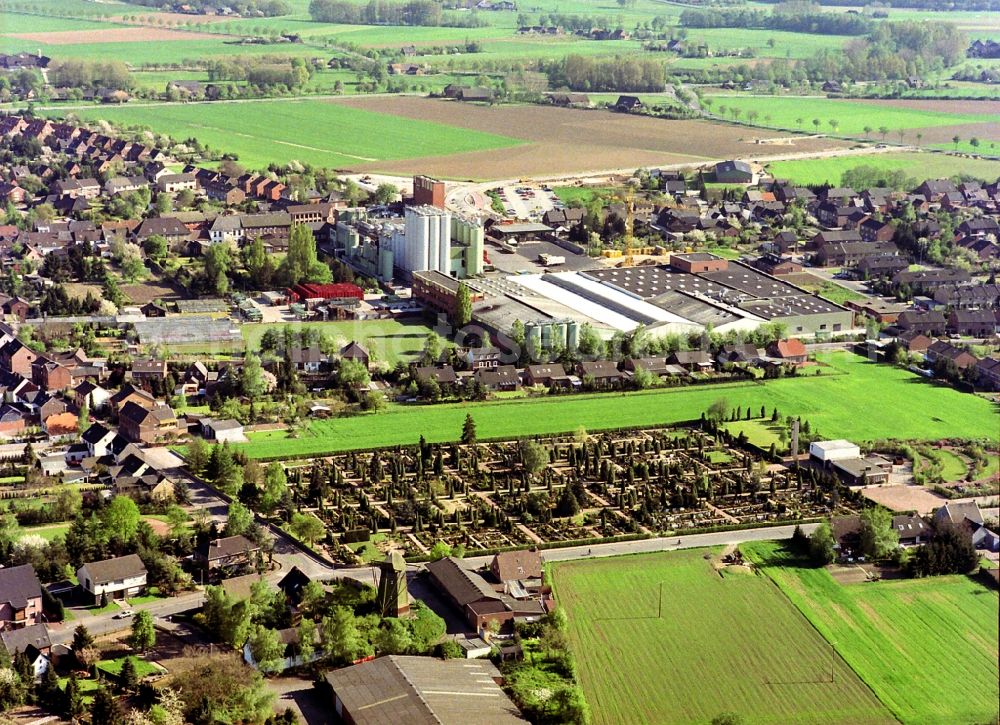 Aerial image Issum - Building and production halls on the premises of the brewery Brauerei Diebels GmbH & Co. KG in Issum in the state North Rhine-Westphalia