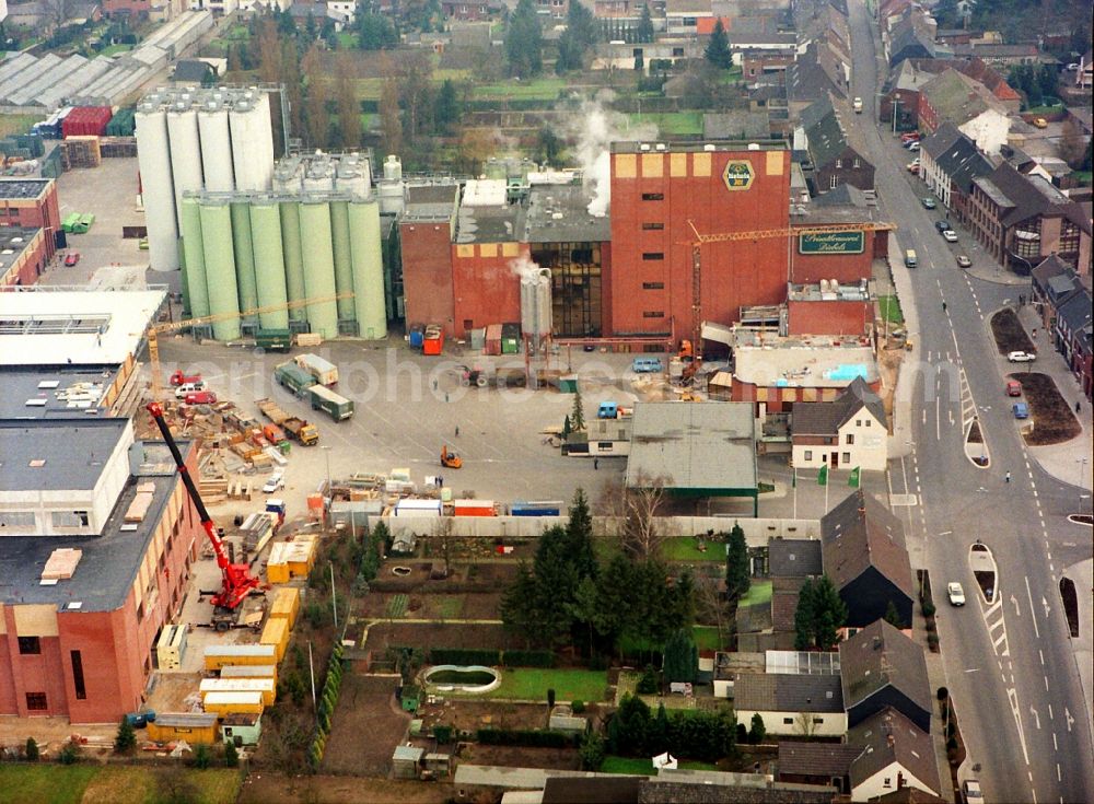 Issum from the bird's eye view: Building and production halls on the premises of the brewery Brauerei Diebels GmbH & Co. KG in Issum in the state North Rhine-Westphalia