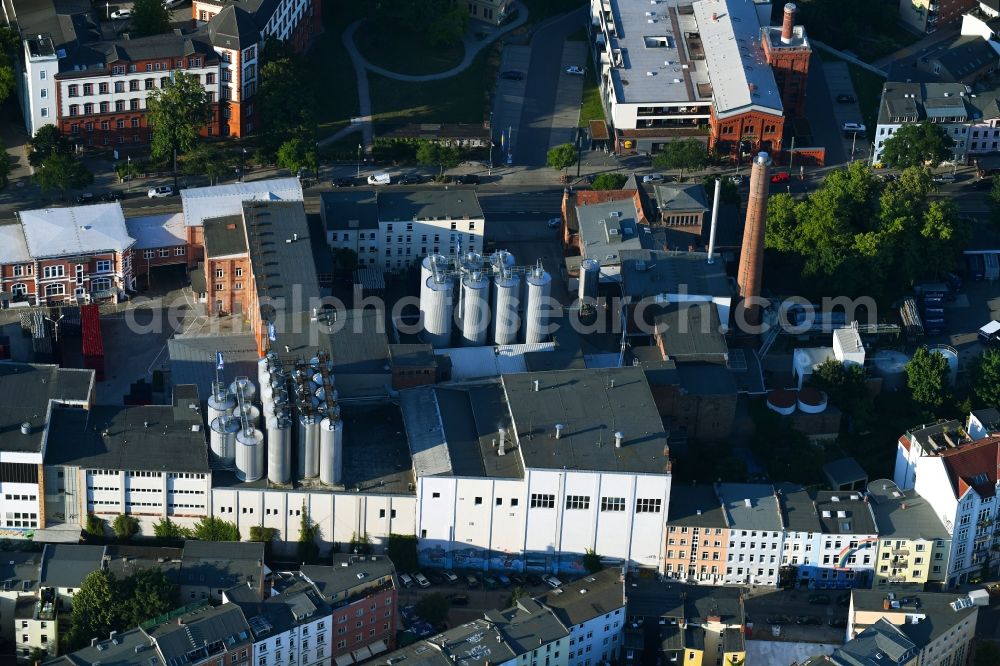 Rostock from the bird's eye view: Building and production halls on the premises of the brewery Hanseatische Brauerei Rostock GmbH in Rostock in the state Mecklenburg - Western Pomerania, Germany