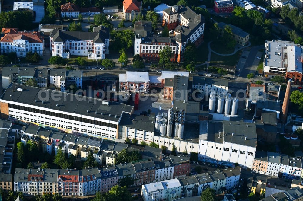 Aerial image Rostock - Building and production halls on the premises of the brewery Hanseatische Brauerei Rostock GmbH in Rostock in the state Mecklenburg - Western Pomerania, Germany