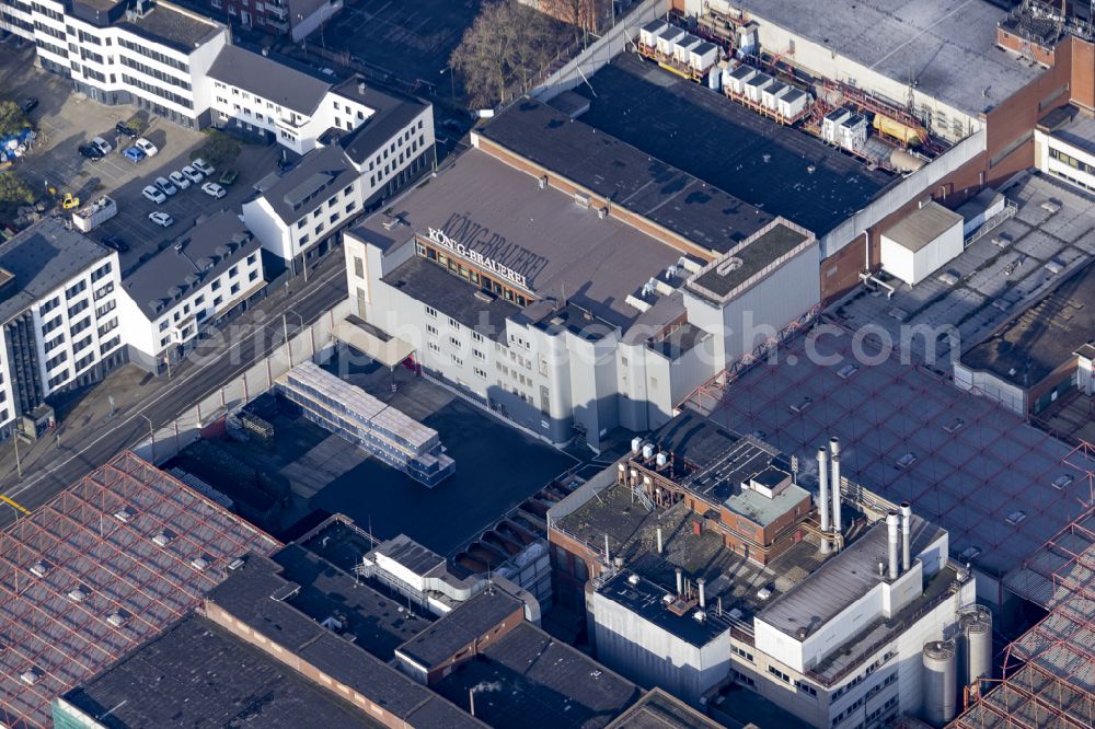 Aerial image Duisburg - Building and production halls on the premises of the brewery Koenig-Brauerei GmbH on Friedrich-Ebert-Strasse in Duisburg in the state North Rhine-Westphalia, Germany