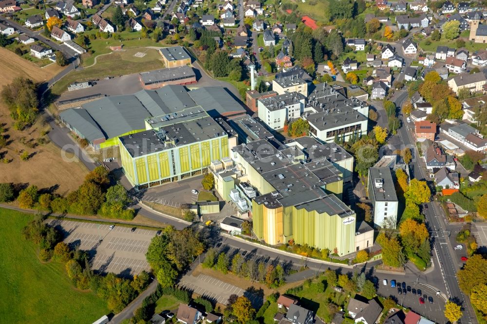 Aerial photograph Kreuztal - Building and production halls on the premises of the brewery Krombacher Brauerei on Hagener Strasse in Kreuztal in the state North Rhine-Westphalia, Germany