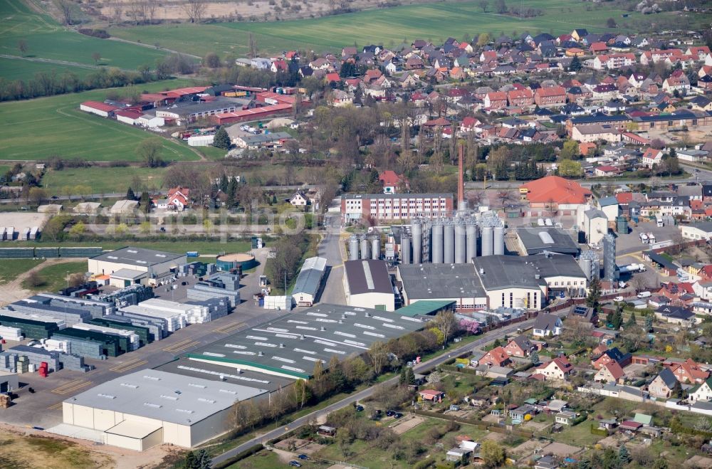 Aerial image Lübz - Building and production halls on the premises of the brewery Mecklenburgische Brauerei Luebz GmbH in Luebz in the state Mecklenburg - Western Pomerania, Germany