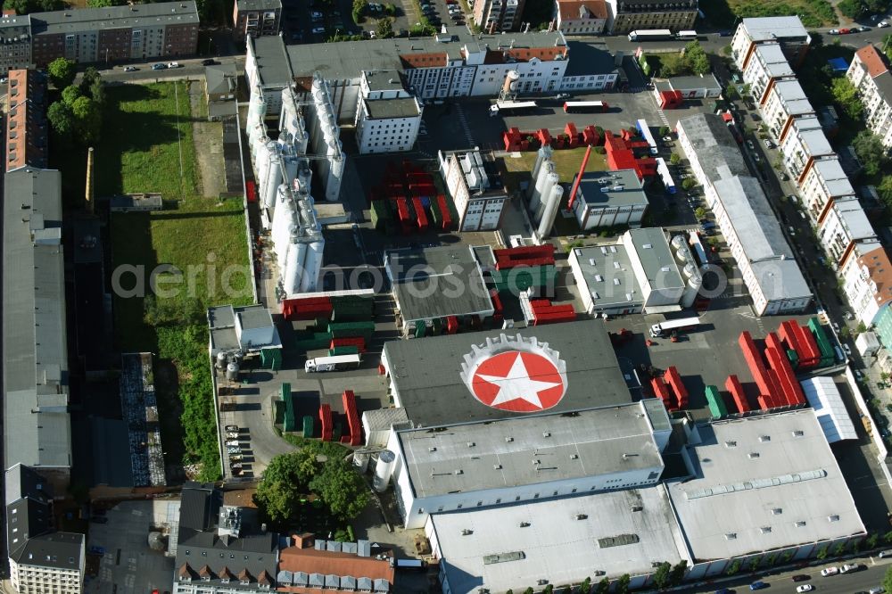 Aerial photograph Leipzig - Building and production halls on the premises of the brewery Sternburg Brauerei on Muehlstrasse in Leipzig in the state Saxony