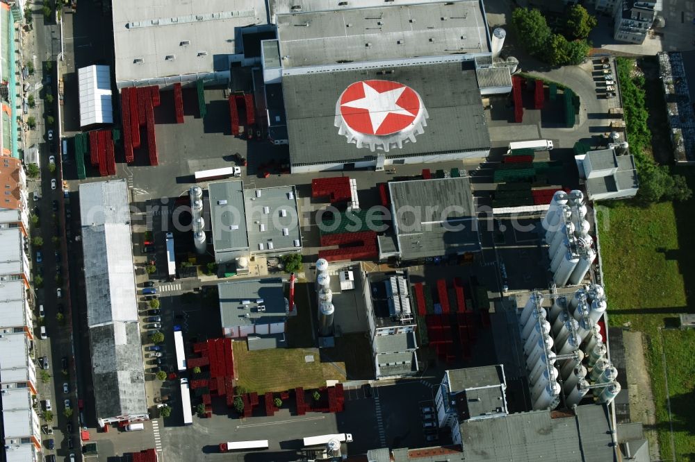 Aerial image Leipzig - Building and production halls on the premises of the brewery Sternburg Brauerei on Muehlstrasse in Leipzig in the state Saxony