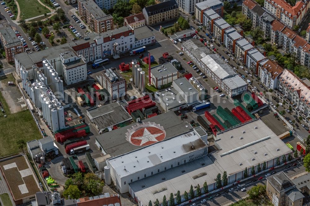 Aerial image Leipzig - Building and production halls on the premises of the brewery Sternburg Brauerei on Muehlstrasse in the district Reudnitz in Leipzig in the state Saxony