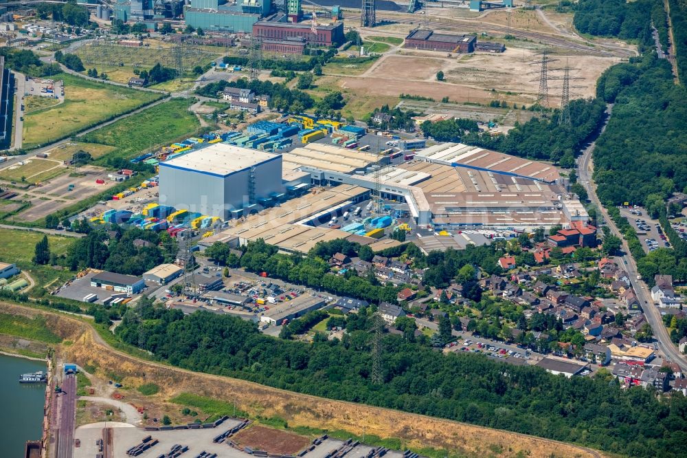 Aerial image Duisburg - Building and production halls on the premises of the brewery Walsumer Brauhaus Urfels on Roemerstrasse in Duisburg in the state North Rhine-Westphalia, Germany