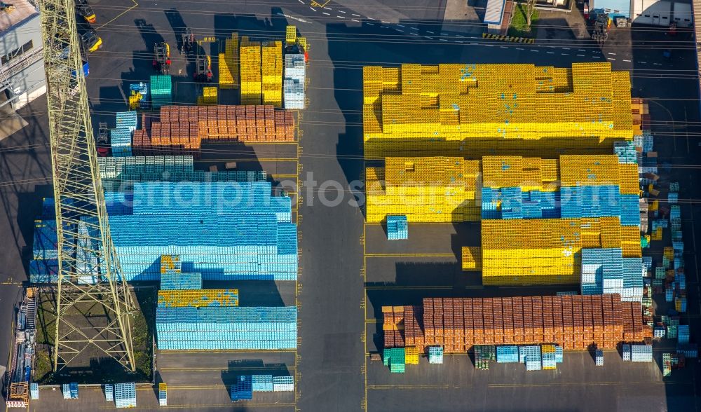 Duisburg from above - Building and production halls on the premises of the brewery Walsumer Brauhaus Urfels on Roemerstrasse in the district Walsum in Duisburg in the state North Rhine-Westphalia