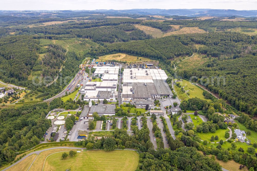 Aerial image Warstein - Building and production halls on the premises of the brewery Warsteiner Brauerei Im Waldpark in Warstein in the state North Rhine-Westphalia