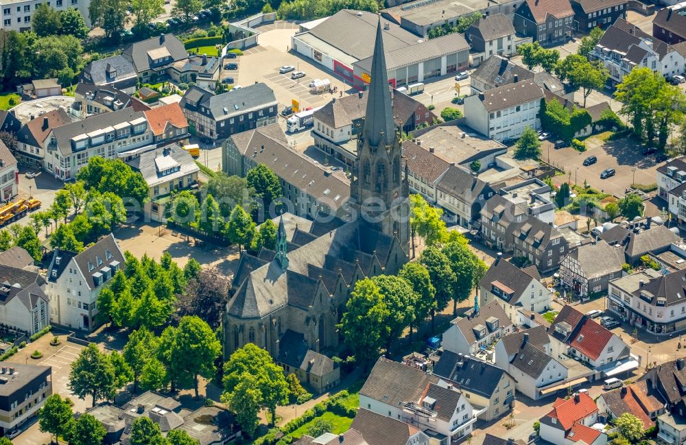 Aerial photograph Warstein - Building and production halls on the premises of the brewery Warsteiner brewery in Warstein in the state North Rhine-Westphalia