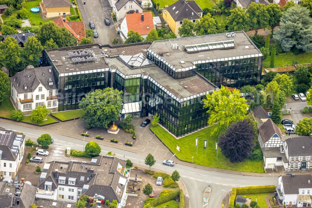 Warstein from the bird's eye view: Building and production halls on the premises of the brewery Warsteiner brewery in Warstein in the state North Rhine-Westphalia