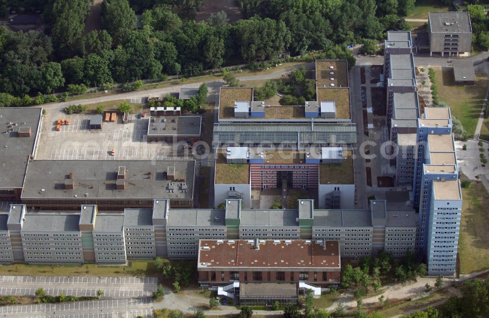 Berlin from the bird's eye view: Blick auf das Bildungs- und Verwaltungszentrum Friedrichsfelde (BVZF) im Bezirk Lichtenberg Berlin. Dieses Zentrum beherbergt die Fachhochschule für Verwaltung und Rechtspflege (FHVR) Berlin, sowie die Fachhochschule für Wirtschaft (FHW) Berlin. Die beiden Hochschulen fusionierten und werden ab 01.01.2009 unter dem neuen Namen Hochschule für Wirtschaft und Recht (HWR) Berlin zu finden sein. Kontakt FHVR: Institut für Wissenstransfer in VErwaltung und Rechtspflege e.V. c / o Fachhochschule für Verwaltung und Rechtspflege Berlin, Alt - Friedrichsfelde 60, 10315 Berlin, Tel. +49(0)30 90214 308, Fax +49(0)30 90214 145, Geschäftstelle: Rainer Fuhrmeister; Kontakt FHW: Fachhochschule für Wirtschaft Berlin, Alt-Friedrichsfelde 60, 10315 Berlin, Tel. +49(0)30 9021 0, Fax +49(0)30 9021 4006