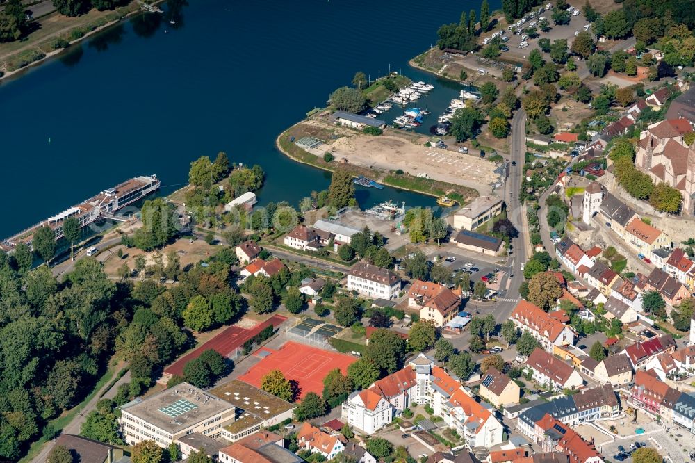 Aerial image Breisach am Rhein - Wharves and piers with ship loading terminals in the inner harbor in Breisach am Rhein in the state Baden-Wurttemberg, Germany