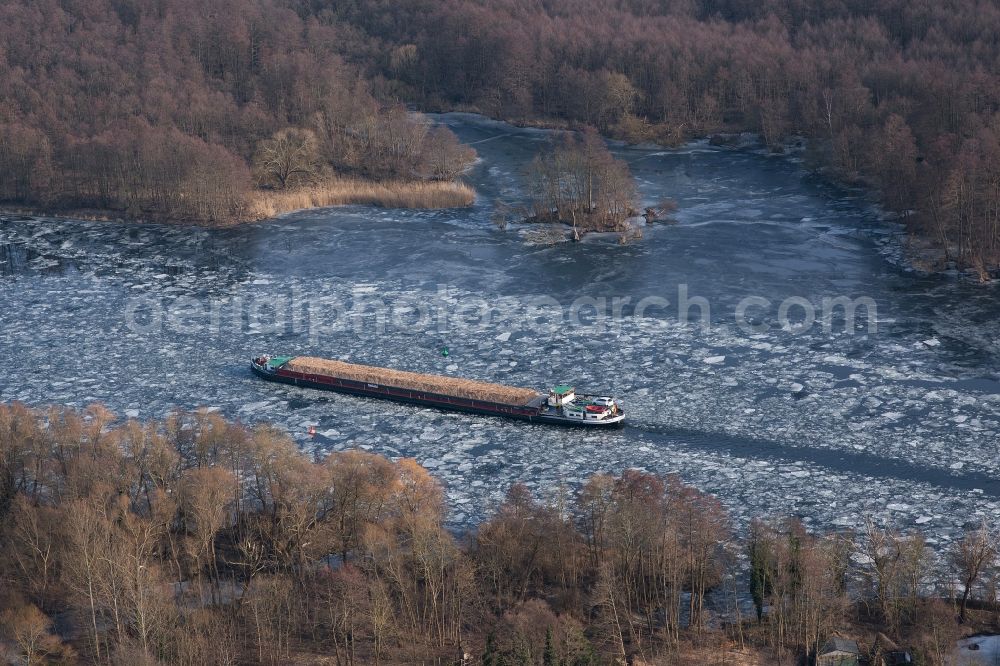 Kirchmöser from the bird's eye view: Ships and barge trains inland waterway transport in driving on the waterway of the lake Wendsee in Kirchmoeser in the state Brandenburg, Germany