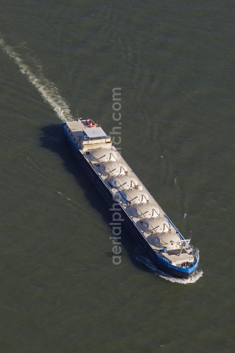 Aerial image Duisburg - Inland navigation on the Rhine with a gas tanker / gas tanker / cargo ship near Duisburg in the Ruhr area in North Rhine-Westphalia