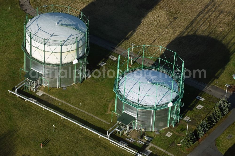 Schönerlinde from the bird's eye view: Biogas storage tanks of waste water treatment of the BWB Berlin Water Utility in Schoenerlinde in Brandenburg