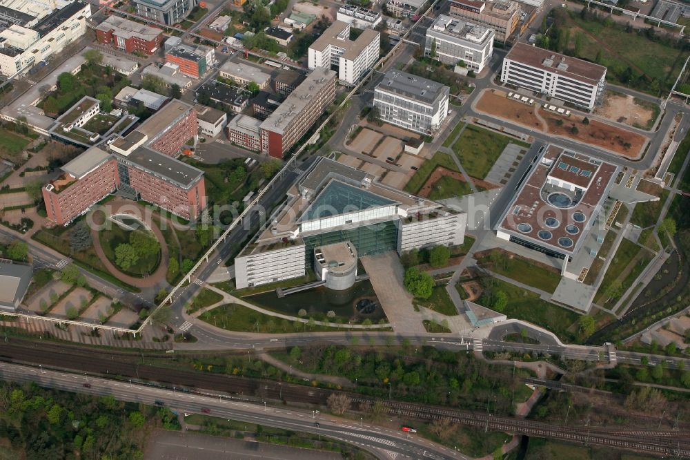 Ingelheim am Rhein from above - Bioprax practices and laboratories GmbH in Hamburger Strasse in Ingelheim in the state of Rhineland-Palatinate