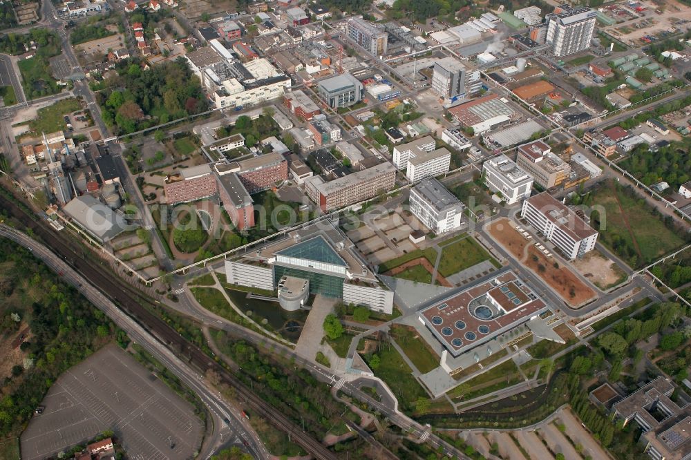 Ingelheim am Rhein from the bird's eye view: Bioprax practices and laboratories GmbH in Hamburger Strasse in Ingelheim in the state of Rhineland-Palatinate