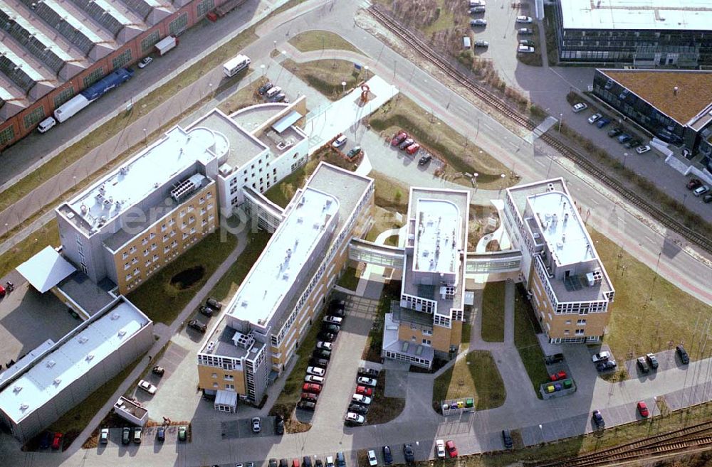 Hennigsdorf / BRB from above - „BIOTECH-Bogen“ an der Neuendorfer Straße in Hennigsdorf bei Berlin. Sitz der Firmen BRAHMS, in.vent, und europroteome AG