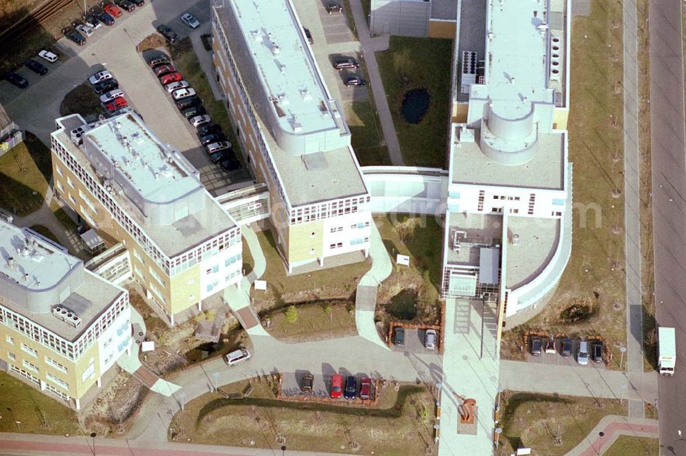 Aerial image Hennigsdorf / BRB - „BIOTECH-Bogen“ an der Neuendorfer Straße in Hennigsdorf bei Berlin. Sitz der Firmen BRAHMS, in.vent, und europroteome AG