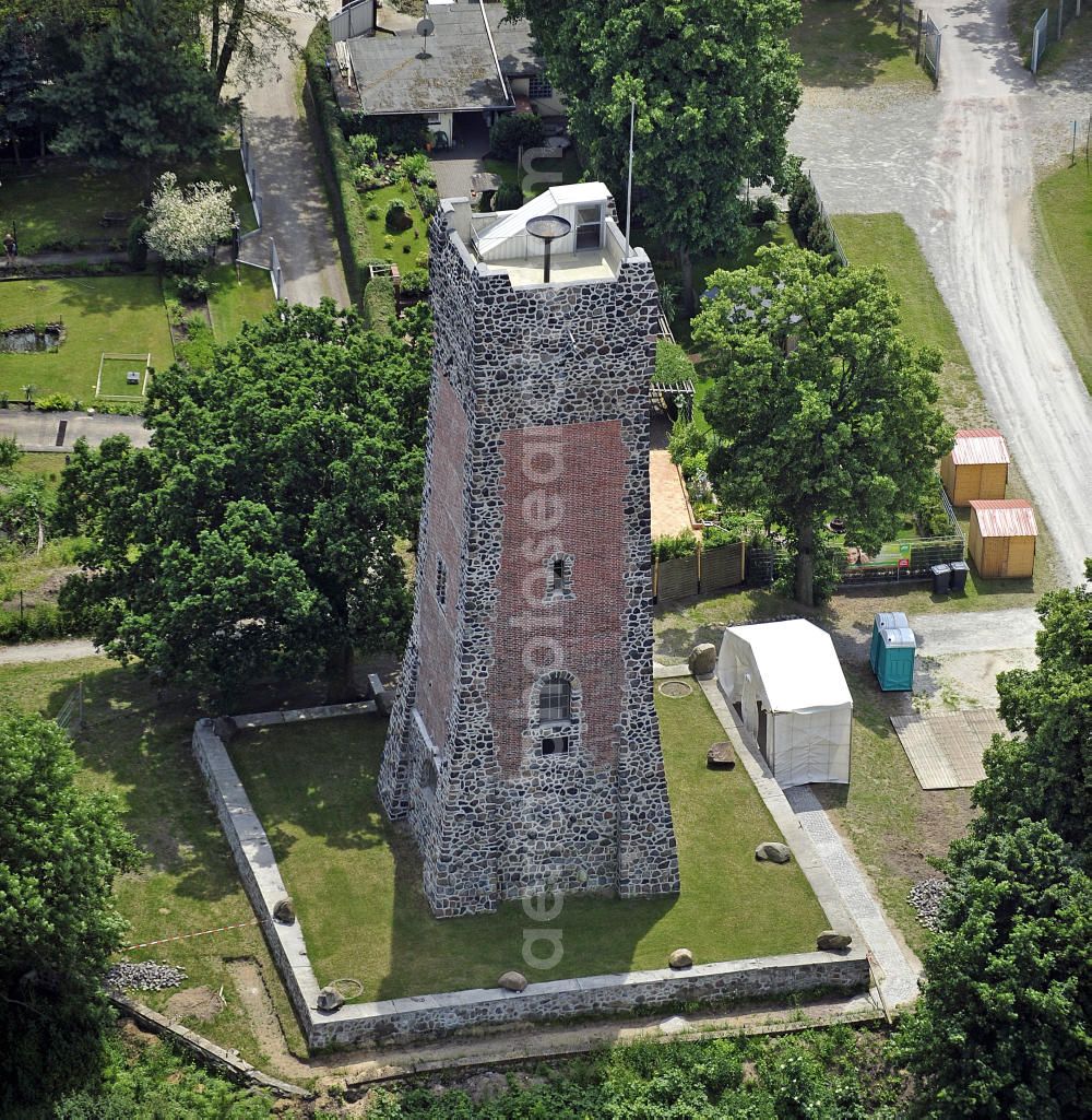 Burg from the bird's eye view: Blick auf den Bismarck-Turm von Burg. Der Turm wurde 1907 eingeweiht hat eine Höhe von 27 Metern. View of the Bismarck Tower in Burg. The tower was inaugurated in 1907 and has a height of 27 meters.