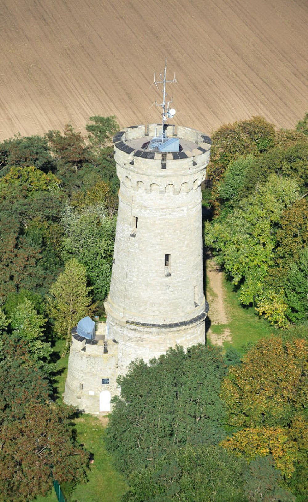 Calbe from above - Blick auf den Bismarckturm auf dem Wartenberg bei Calbe in Sachsen-Anhalt. View the Bismarck Tower in Calbe in Saxony-Anhalt.