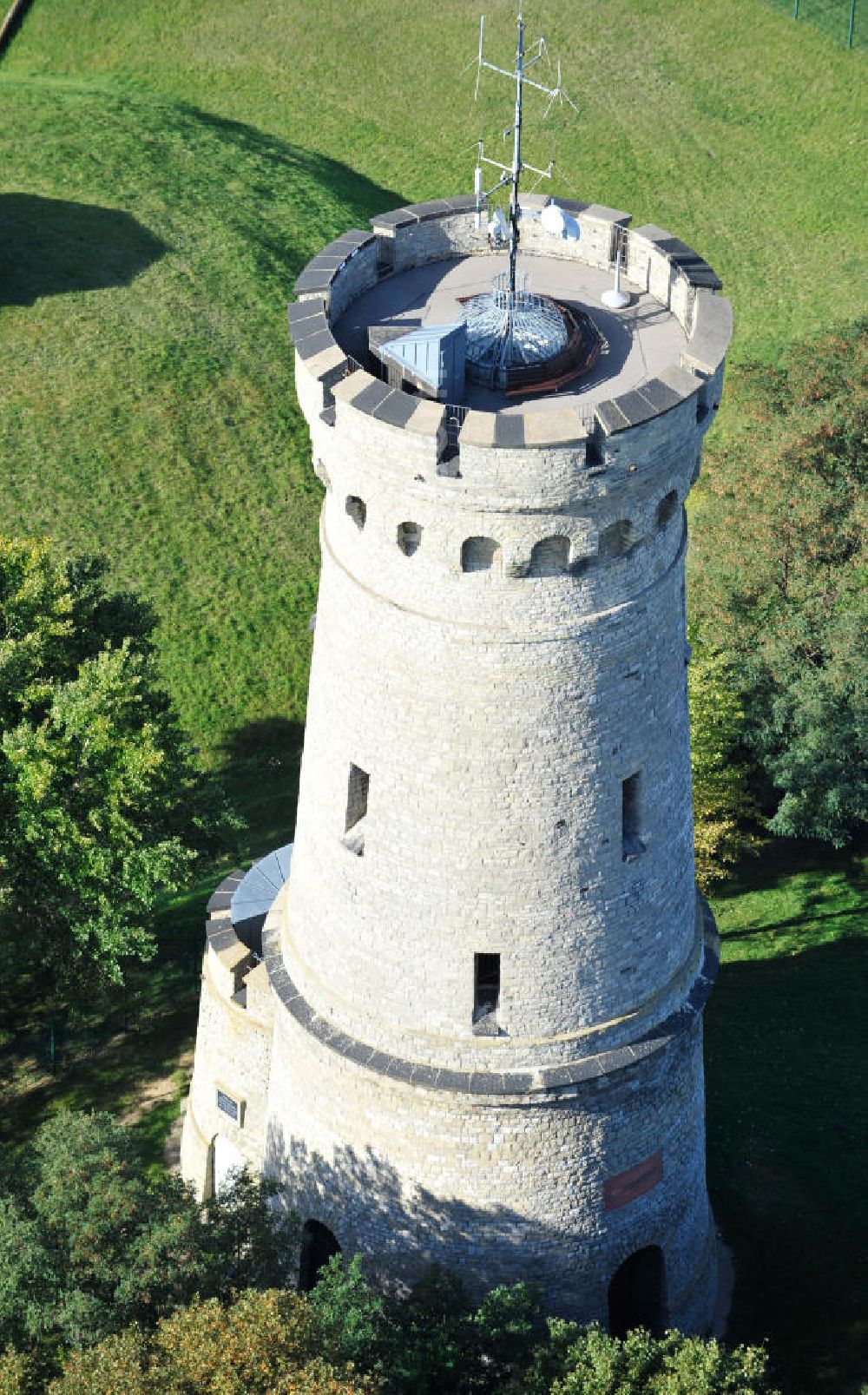 Calbe from the bird's eye view: Blick auf den Bismarckturm auf dem Wartenberg bei Calbe in Sachsen-Anhalt. View the Bismarck Tower in Calbe in Saxony-Anhalt.