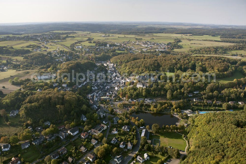 Blankenheim from the bird's eye view: Look at Blankenheim with its historical centre, the open air bath and caste Blankenheim