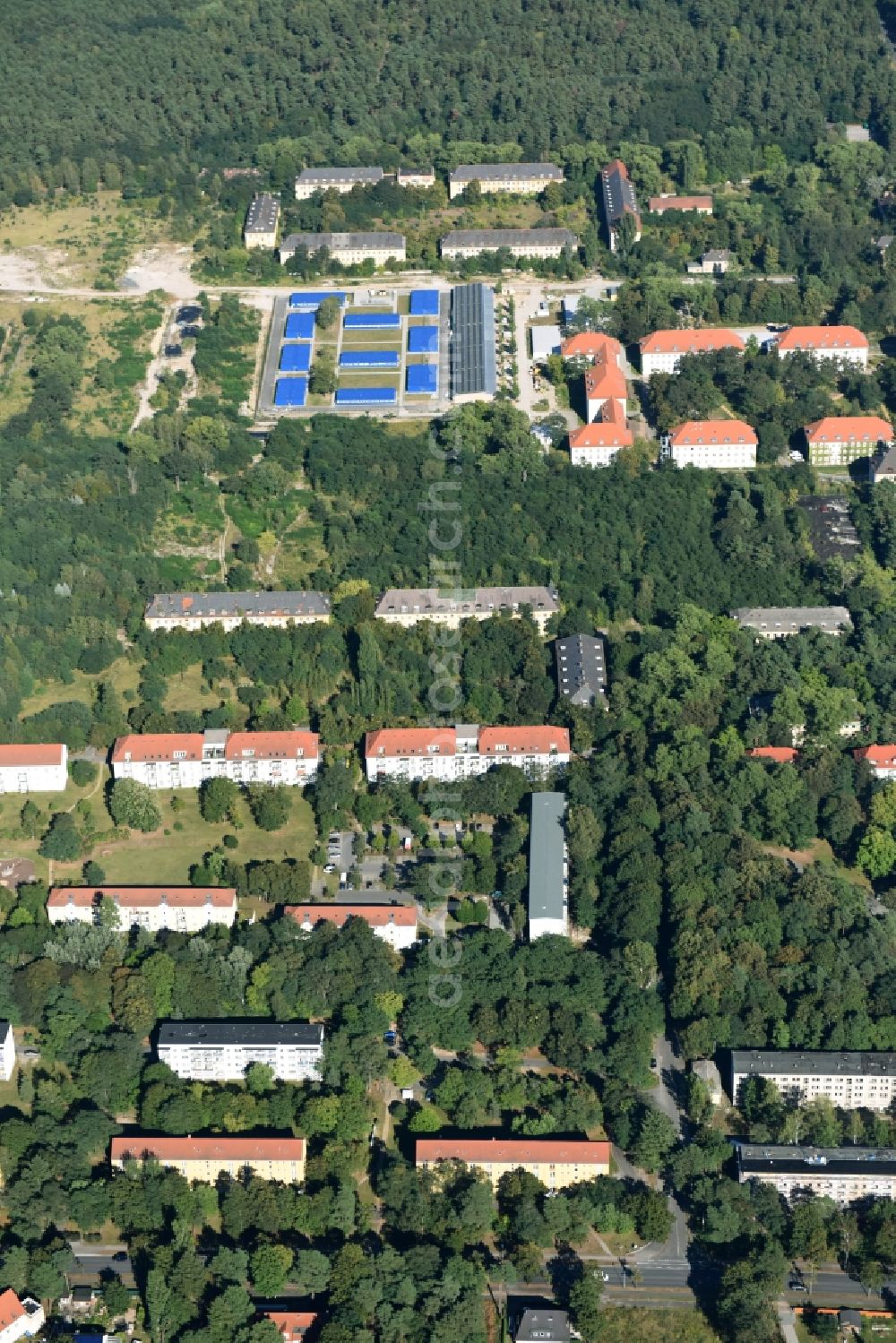 Aerial photograph Zossen - Blue colored Container settlement as temporary shelter and reception center for refugees on Moscheestrasse in Zossen in the state Brandenburg