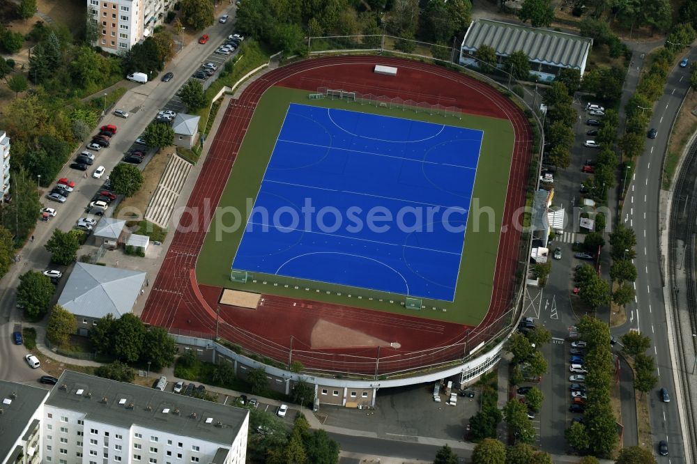 Aerial photograph Erfurt - Green colored tennis sports complex - Sportplatz Kaufland Stielerstrasse in Erfurt in the state Thuringia