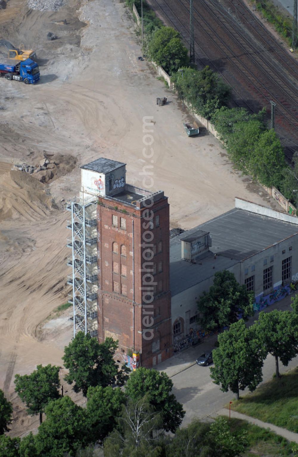 Aerial photograph DESSAU - ROßLAU - Blick auf das abgerissene und beräumte Industriegelände an der Elisabethstraße in Dessau- Roßlau.