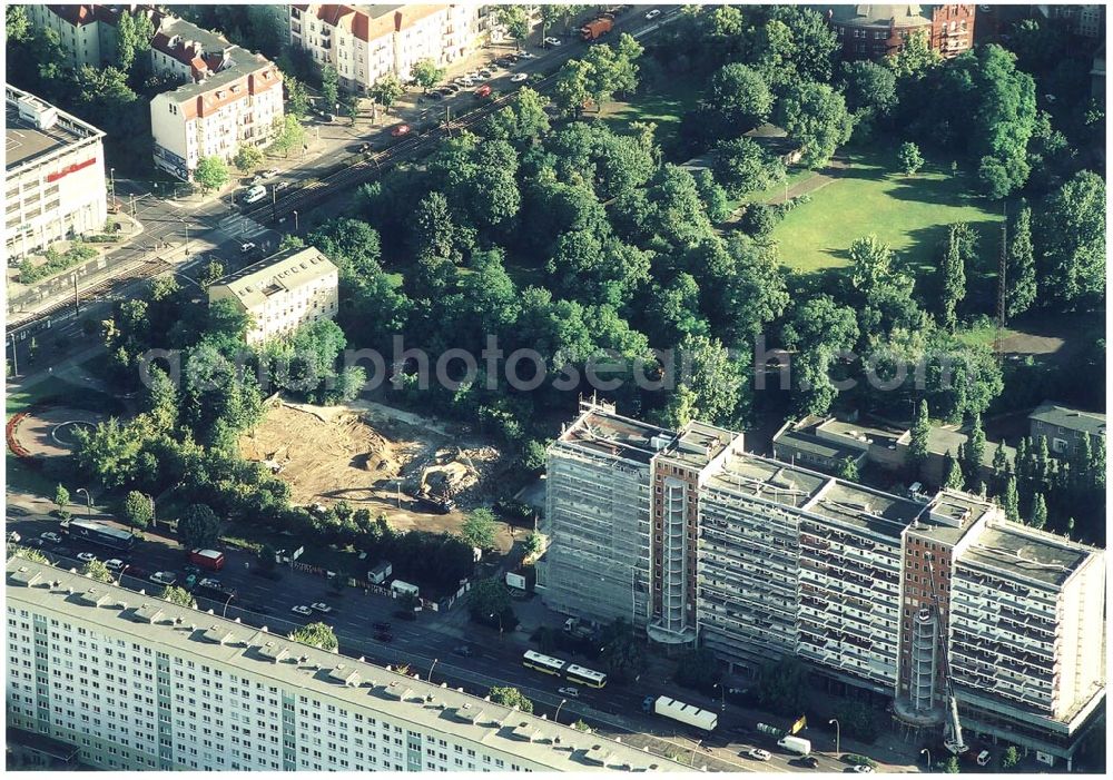 Berlin from above - 06.07.2004 Abrißfläche des Wohnhochhauses der HOWOGE an der Frankfurter Allee 110 in Berlin Lichtenberg.