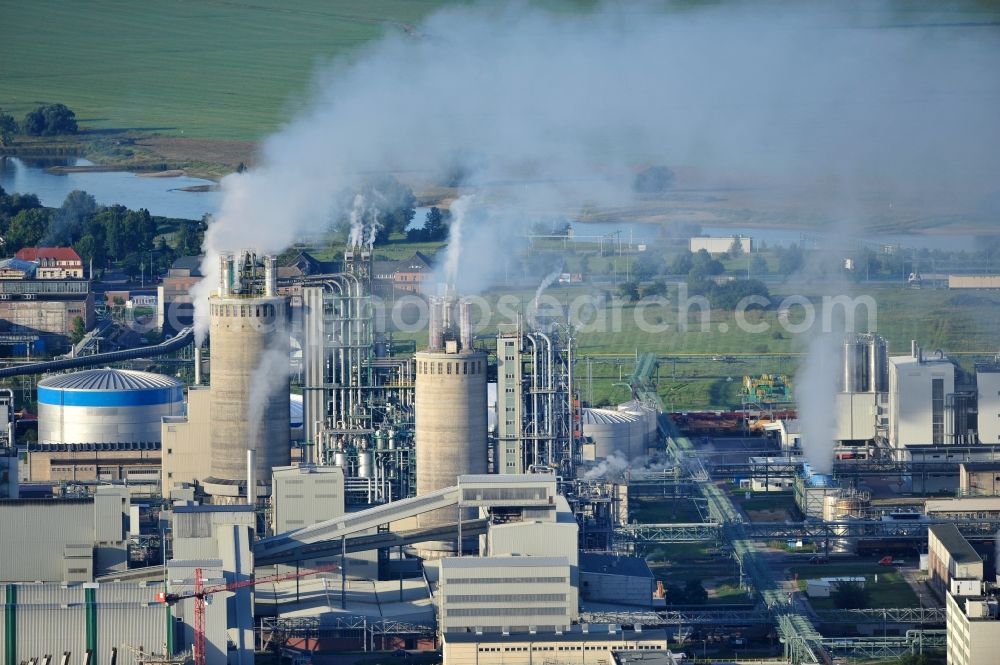 Aerial photograph Wittenberg-Piesteritz - View of the chemical agro-park Priesteritz in Saxony-Anhalt. In 1915, there were built nitrogen plants (SKW Stickstoffwerke Priesteritz GmbH). At the construction, which has grown steadily ever since, is now, since 2005, the Chemical Industrial Park with a settlement of more than 30 companies