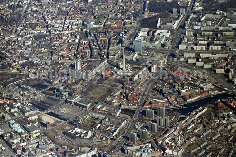 Aerial photograph Berlin - Blick auf den Alexanderplatz in Berlin-Mitte. 1995