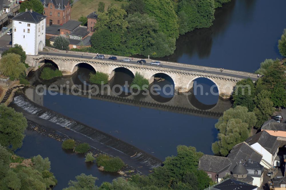 Aerial photograph Limburg an der Lahn - Blick auf die Alte Lahnbrücke in Limburg an der Lahn. Es handelt sich um eine im 14. Jahrhundert gebaute steinerne Bogenbrücke mit sechs Bögen. Nach dem Bau der neuen Lahnbrücken 1968 in Limburg wird die Alte Lahnbrücke heute von keiner Fernstraße mehr genutzt. Kontakt: Stadtverwaltung Limburg, Werner-Senger-Str. 10, 65549 Limburg a.d. Lahn, Tel. +49 (0) 64 31 2 03 0, Fax +49 (0) 64 31 2 033 67, EMail info@stadt.limburg.de