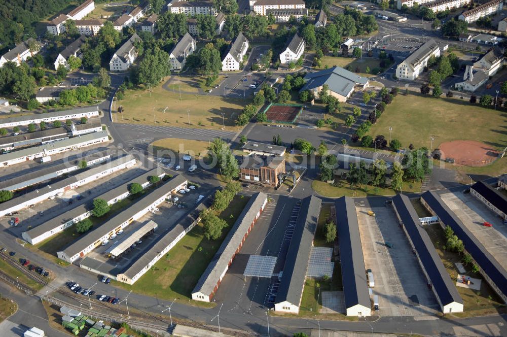 Aerial photograph Hanau - Blick auf die alte Pioneer-Kaserne in Hanau. Das 39,3 ha große Gelände wurde im August 2008 von der amerikanischen Army geräumt. Über eine zukünftige Nutzung ist man sich noch nicht einig.