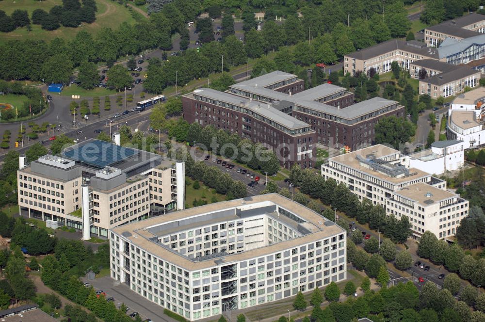 Aerial photograph Bonn - Blick auf das alte Regierungsviertel wo sich heute z.B. das neue Volksbankhaus (links) oder die Museumsstiftung Post und Telekommunikation mit dem Archiv für Philatelie befinden. Kontakt: Volksbank Bonn Rhein-Sieg eG, Heinemannstraße 15 53175 Bonn, Tel. +49(0)228 716 0, Fax +49(0)228 716 298, Email: info@vobaworld.de; Museumsstiftung Post und Telekommunikation, Heinrich-von-Stephan-Straße 1 53175 Bonn, Tel. +49(0)228 185 0, Fax +49(0)228 185 190, Email: museumsstiftung@t-online.de