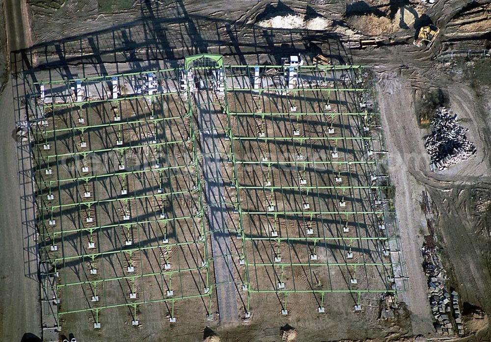 Berlin Friedrichshain from above - 11.11.2003 Blick auf alte Schlachthofhalle , Denkmalschutzobjekt auf dem Gelände des ehemaligen Schlachthofes Eldenaer Strasse, Storkower Strasse s|es Stadtentwicklungsgesellschaft Eldenaer Straße mbH Thaerstraße 30/31 10429 Berlin Telefon: +49 30 42 84 61-0 Telefax: +49 30 42 84 61-26 E-Mail: info@ses-berlin.com