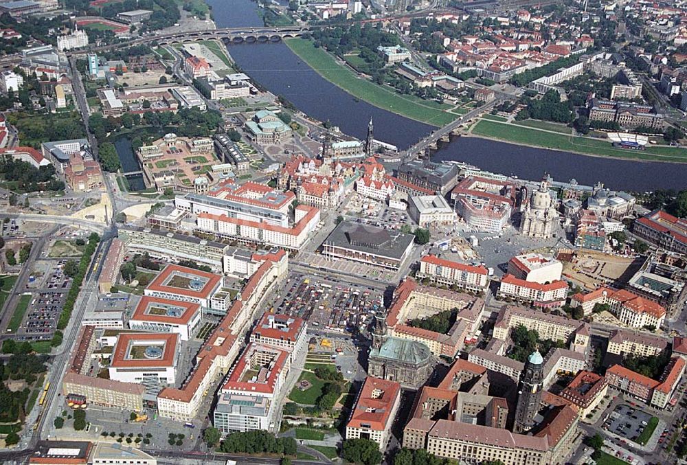 Dresden from the bird's eye view: Blick auf den Altstadt und Zentrumsbereich von Dresden mit der Altmarkt-Galerie Dresden (ECE Projektmanagement Anschrift: Webergasse 1,01067 Dresden,Tel.: 0351 / 48204-0). Mit im Bild am Elbverlauf der Stadt die wiederaufgebaute Frauenkirche,Neumarkt,Residenzschloß,Semperoper,Theaterplatz,Albertinum sowie der Dresdner Zwinger