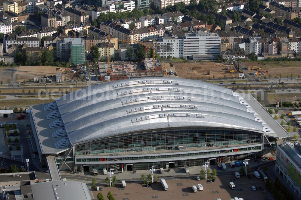 Frankfurt am Main from the bird's eye view: Blick auf das Messe- und Ausstellungsgelände mit Congress- und Festhalle sowie mit der Halle 4a. Im Westen des Geländes ensteht zur Zeit die neue Halle 11. Der Bau wird begleitet mit Webcams und Events. Frankfurt ist der drittgrößte Messeplatz der Welt. Adresse: Messe Frankfurt GmbH, Ludwig-Erhard-Anlage 1, 60327 Frankfurt a. M., Tel. +49 (0)69 75 75 0, Fax +49 (0)69 75 75 64 33