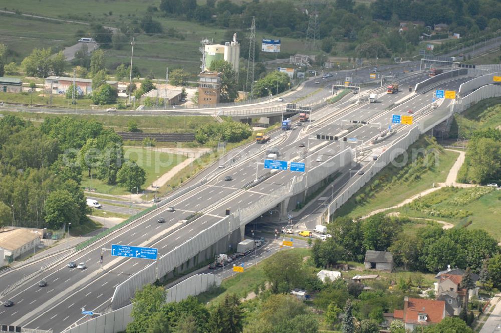 Berlin from above - Blick auf die Autobahn A 113 und die Waltersdorfer Chaussee Richtung Berlin-Adlershof im Bereich der Stadt Schönefeld im Brandenburger Landkreis Dahme-Spree.