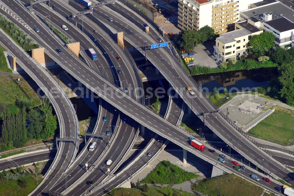 Berlin from the bird's eye view: 13.06.2006,Berlin-Neukölln,Luftbildansicht vom Autobahndreieck in Berlin-Neukölln,Es kreuzen sich hier die A 100,die A 179 und die A 113