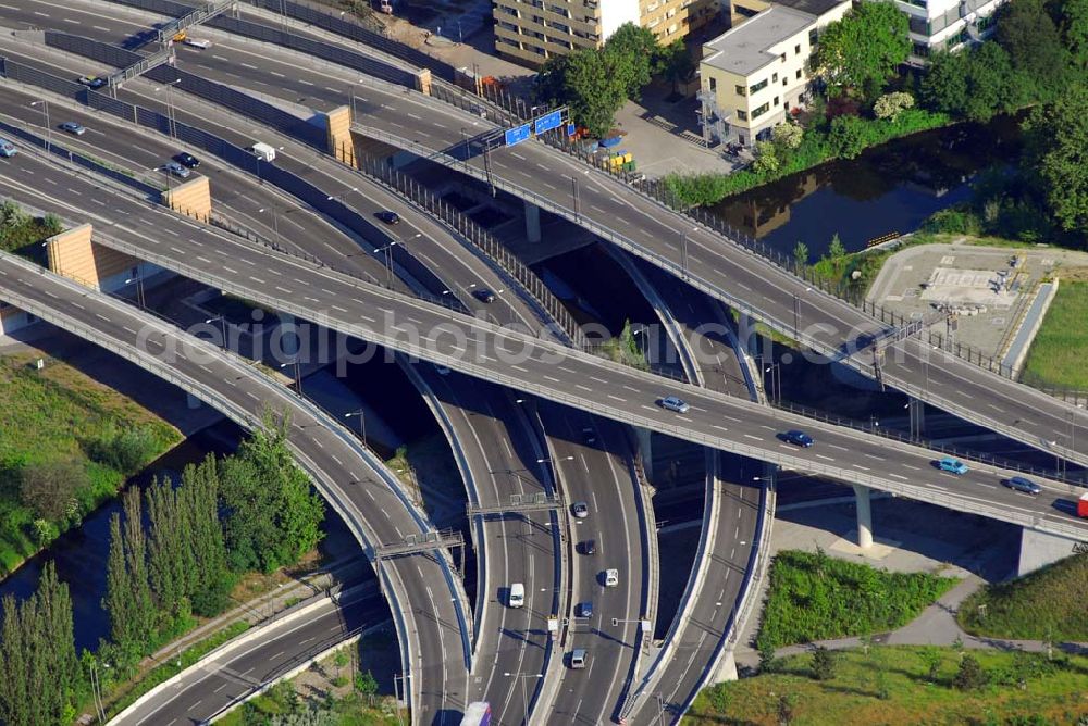 Aerial photograph Berlin - 13.06.2006,Berlin-Neukölln,Luftbildansicht vom Autobahndreieck in Berlin-Neukölln,Es kreuzen sich hier die A 100,die A 179 und die A 113